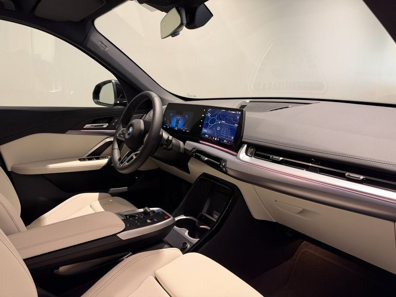 BMW iX1 bild 8