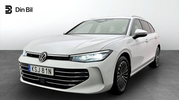 Volkswagen Passat Elegance eHybrid DSG Drag/P-värmare - 2025