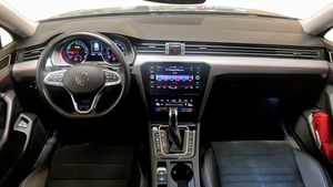 Volkswagen Passat bild 10