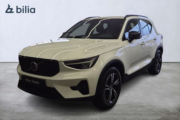 Volvo XC40 B4 FWD Bensin Plus Dark B-Kamera I Klimatpaket - 2025