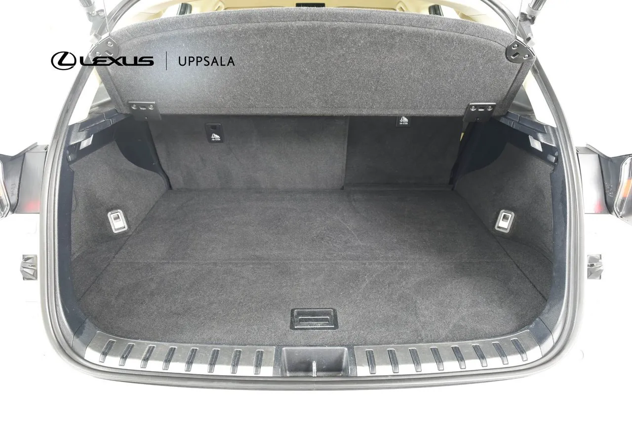 Lexus NX bild 8