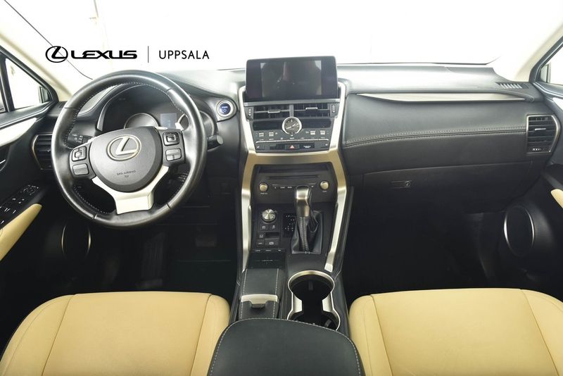 Lexus NX bild 17