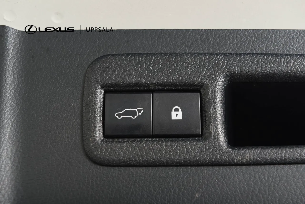 Lexus NX bild 9