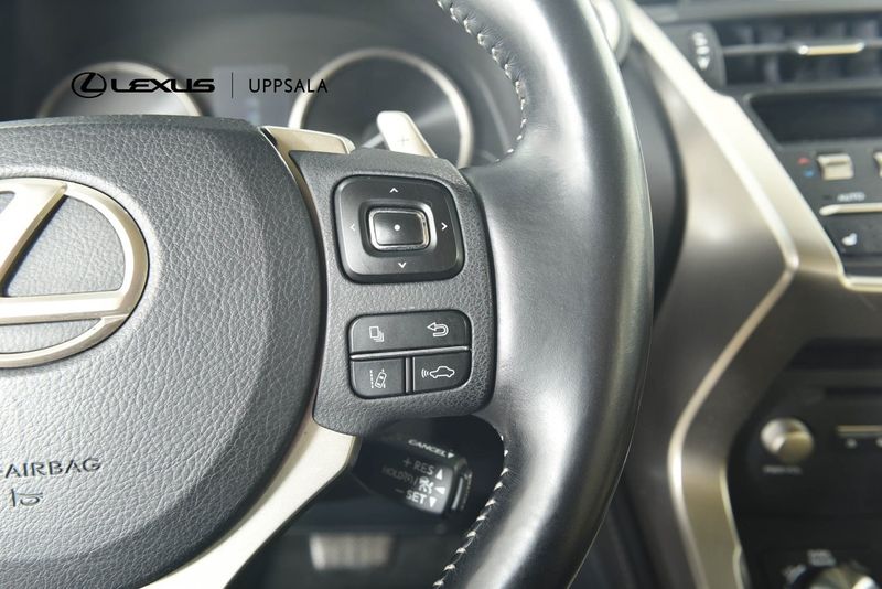 Lexus NX bild 12