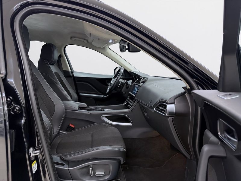 Jaguar F-Pace bild 15