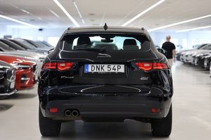 Jaguar F-Pace bild 8