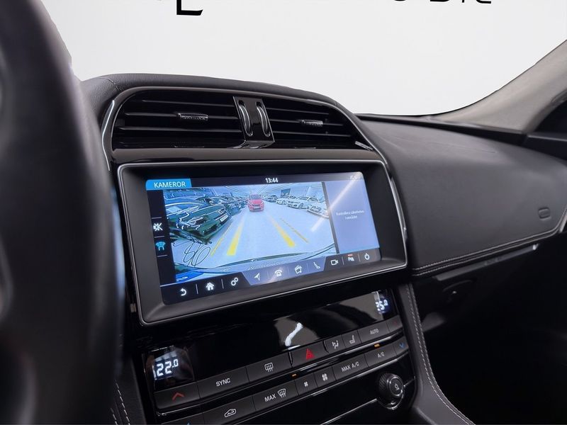 Jaguar F-Pace bild 18
