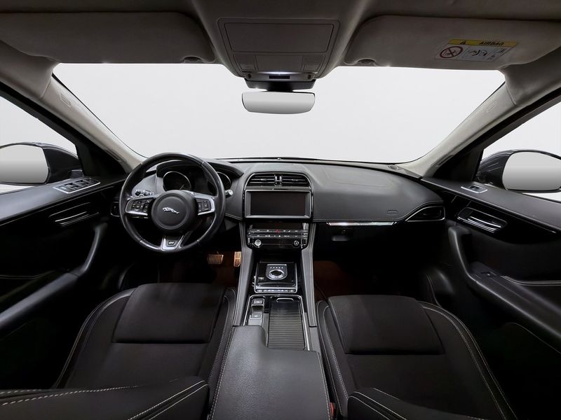 Jaguar F-Pace bild 11