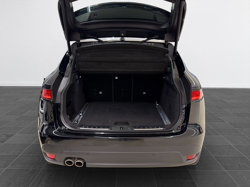 Jaguar F-Pace bild 16