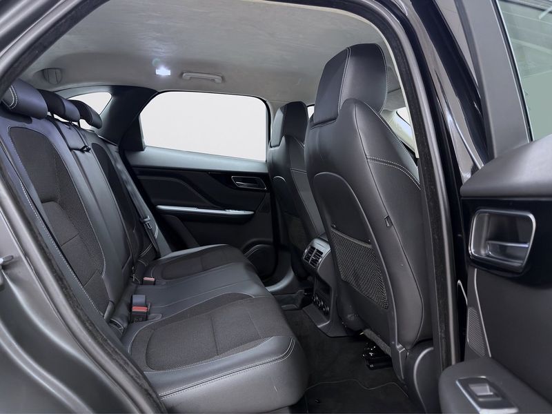 Jaguar F-Pace bild 10