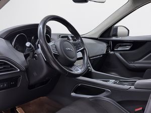Jaguar F-Pace bild 9