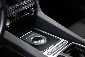 Jaguar F-Pace bild 16