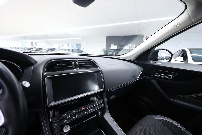 Jaguar F-Pace bild 19