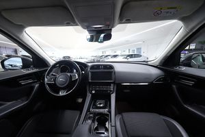 Jaguar F-Pace bild 12