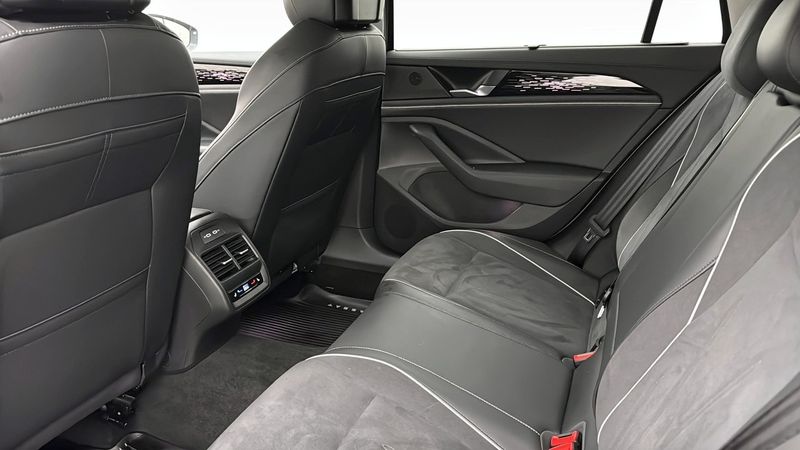 Volkswagen Passat bild 11
