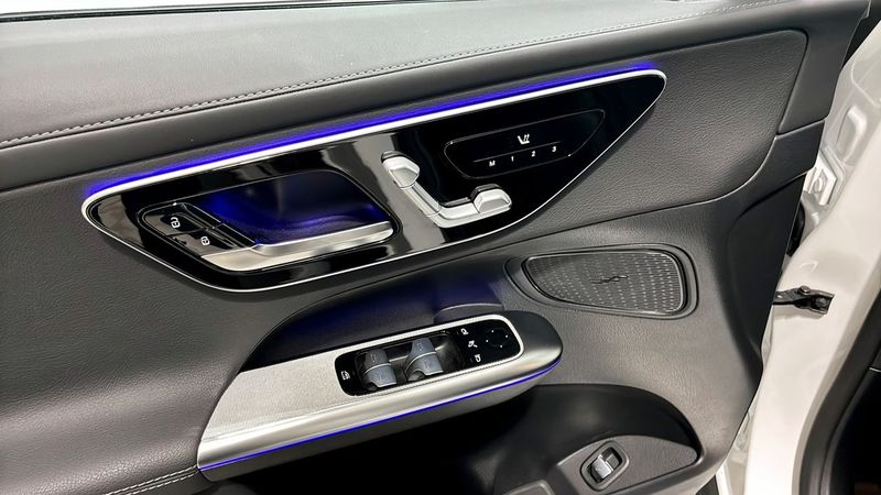 Mercedes GLC300 bild 13