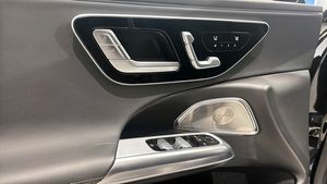 Mercedes E300 bild 12
