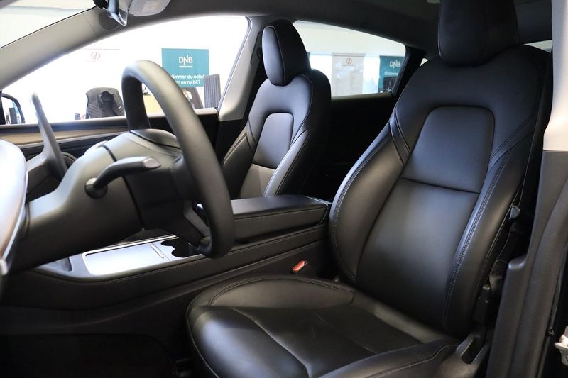 Tesla Model Y bild 11