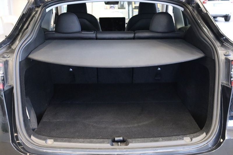 Tesla Model Y bild 16