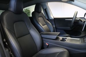 Tesla Model Y bild 12