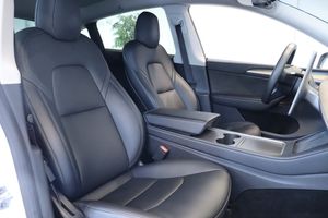 Tesla Model Y bild 12