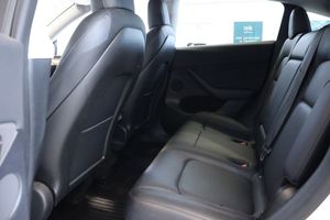 Tesla Model Y bild 13