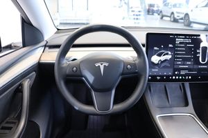 Tesla Model Y bild 7