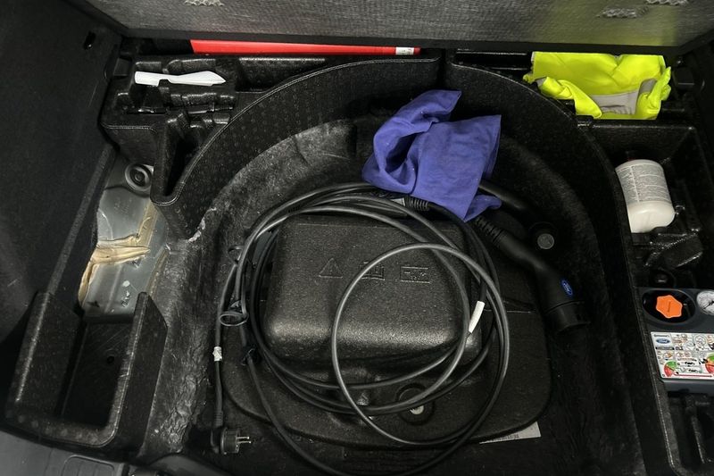 Ford Kuga bild 28