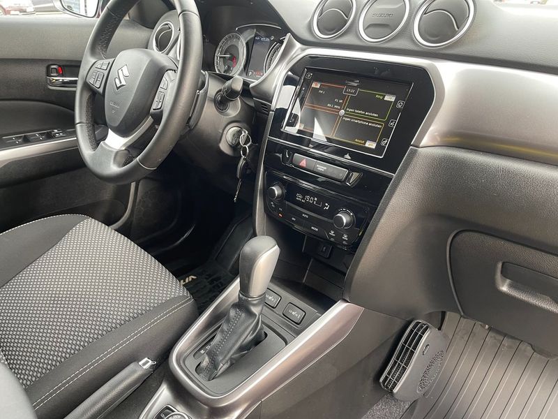 Suzuki Vitara bild 17