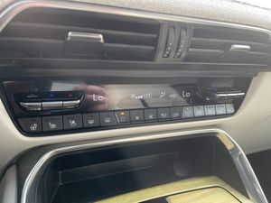 Mazda CX-80 bild 24