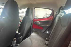 Peugeot 107 bild 15