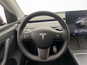 Tesla Model Y bild 31
