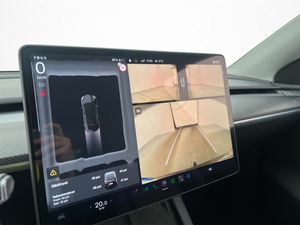 Tesla Model Y bild 26