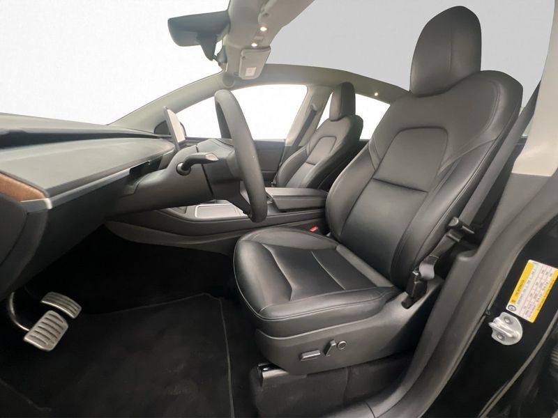 Tesla Model Y bild 12