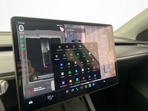 Tesla Model Y bild 20