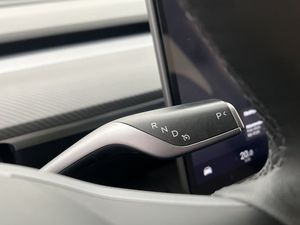 Tesla Model Y bild 29