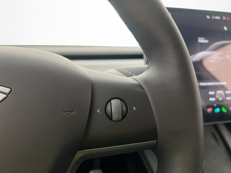 Tesla Model Y bild 28