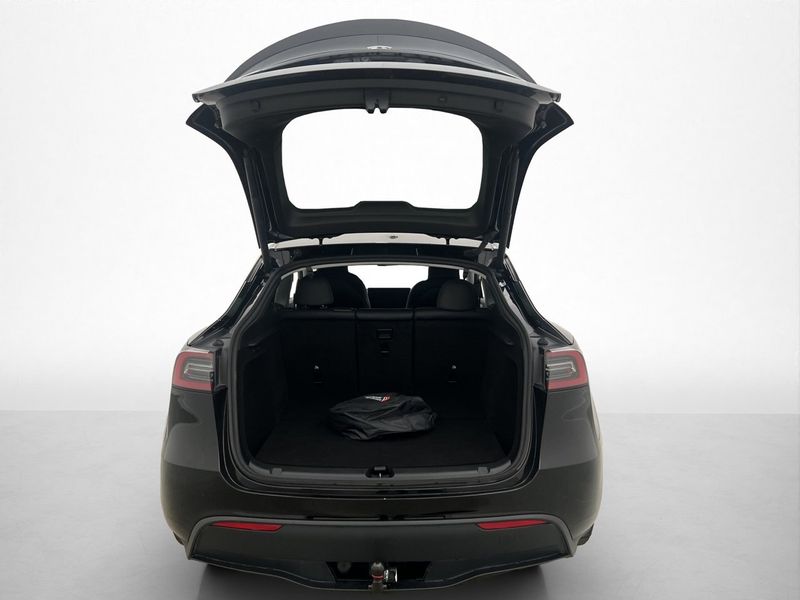Tesla Model Y bild 16