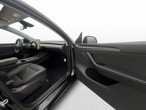 Tesla Model Y bild 14