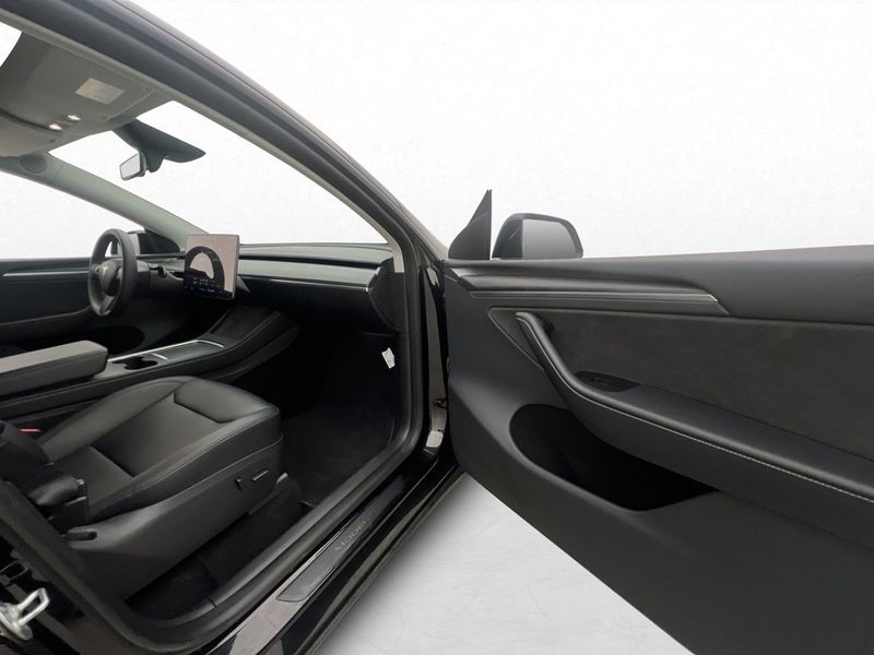 Tesla Model Y bild 14
