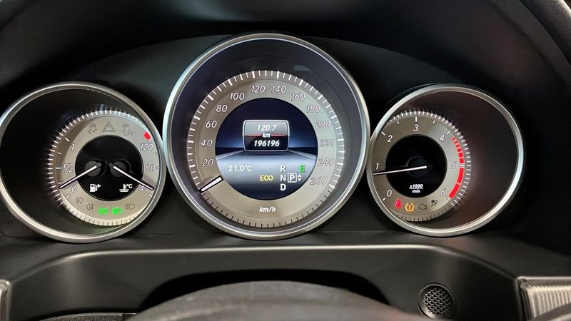 Mercedes E220 bild 18