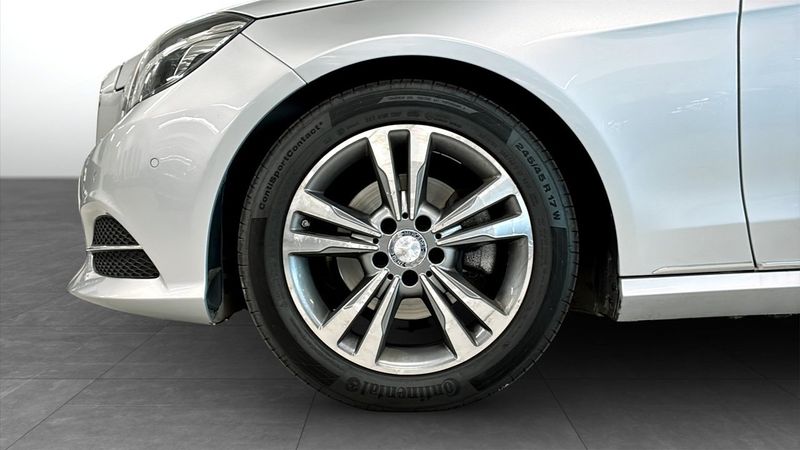Mercedes E220 bild 9