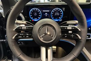 Mercedes GLC300 bild 7