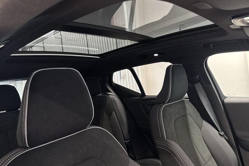 Volvo EX40 bild 17