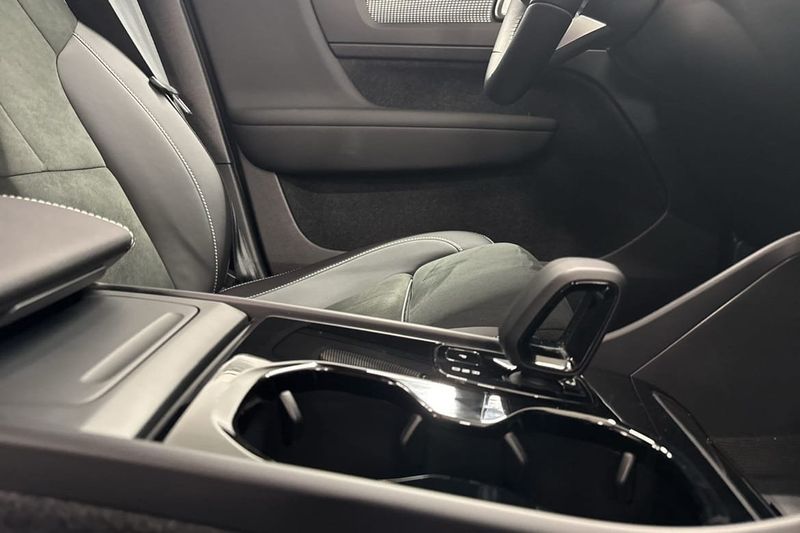 Volvo EX40 bild 16
