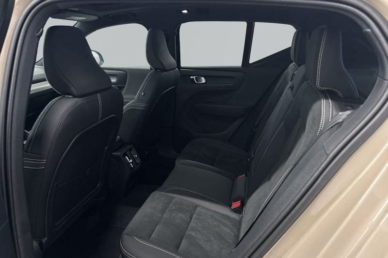 Volvo EX40 bild 7