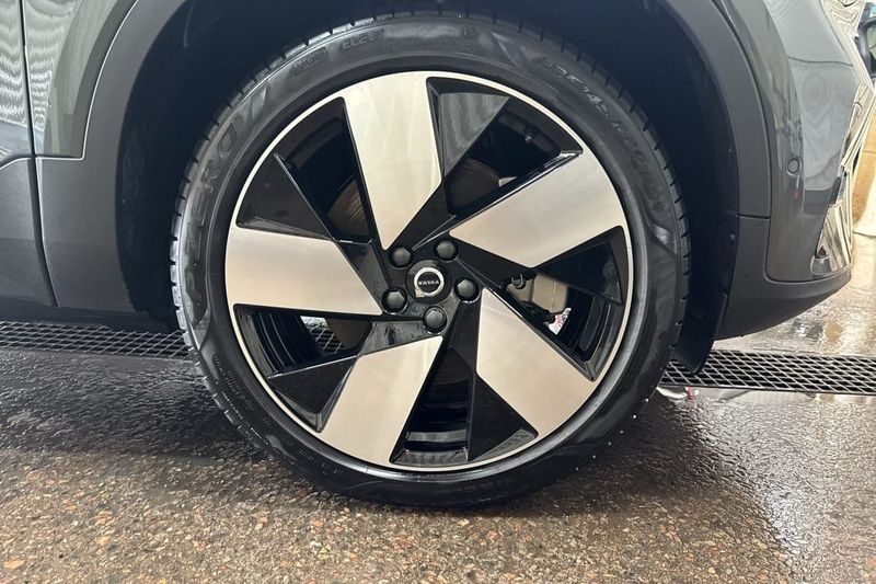Volvo EX40 bild 11