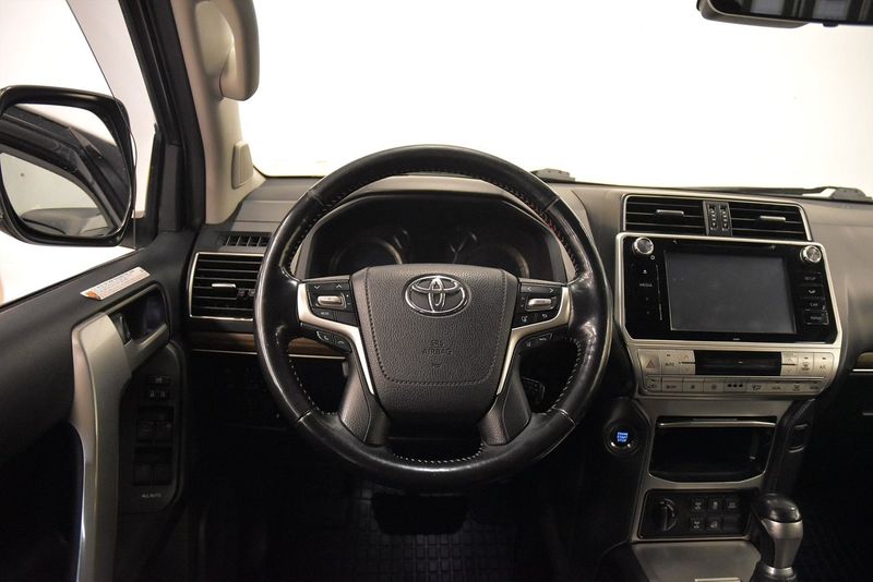 Toyota Land Cruiser bild 2