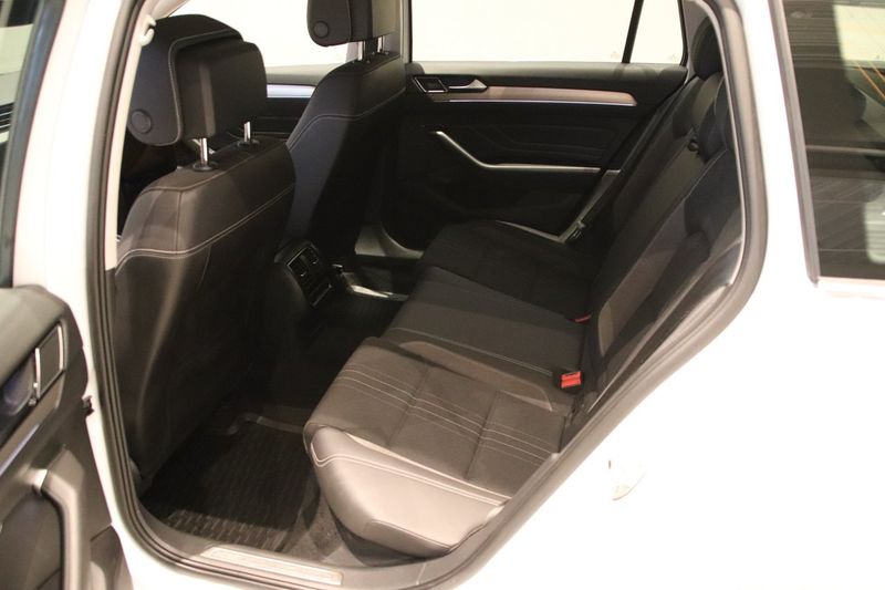 Volkswagen Passat bild 9