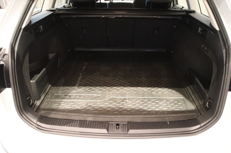 Volkswagen Passat bild 7